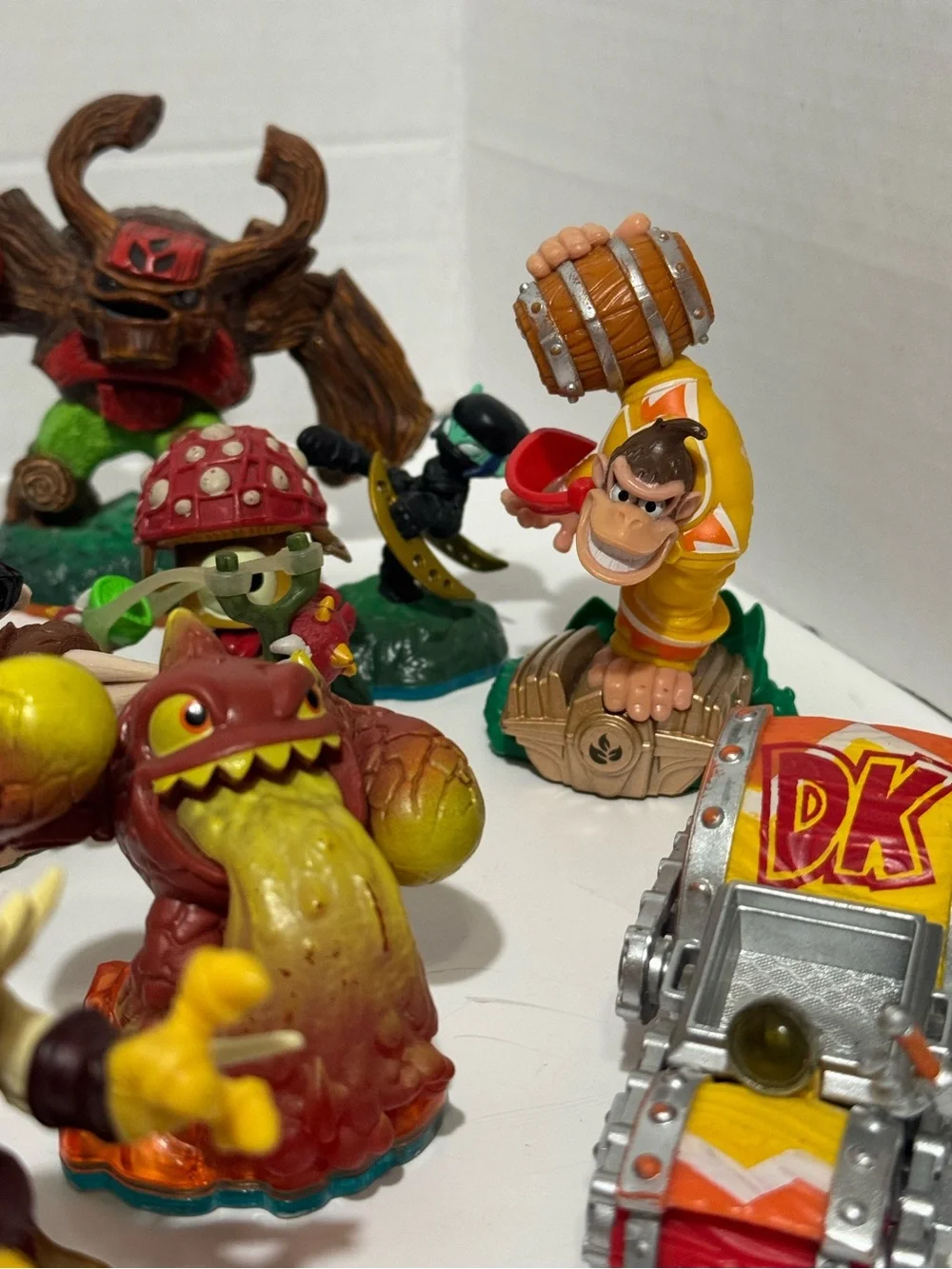 Skylanders 20 Piece Lot Figures Vehicles SuperChargers Trap Team Nintendo